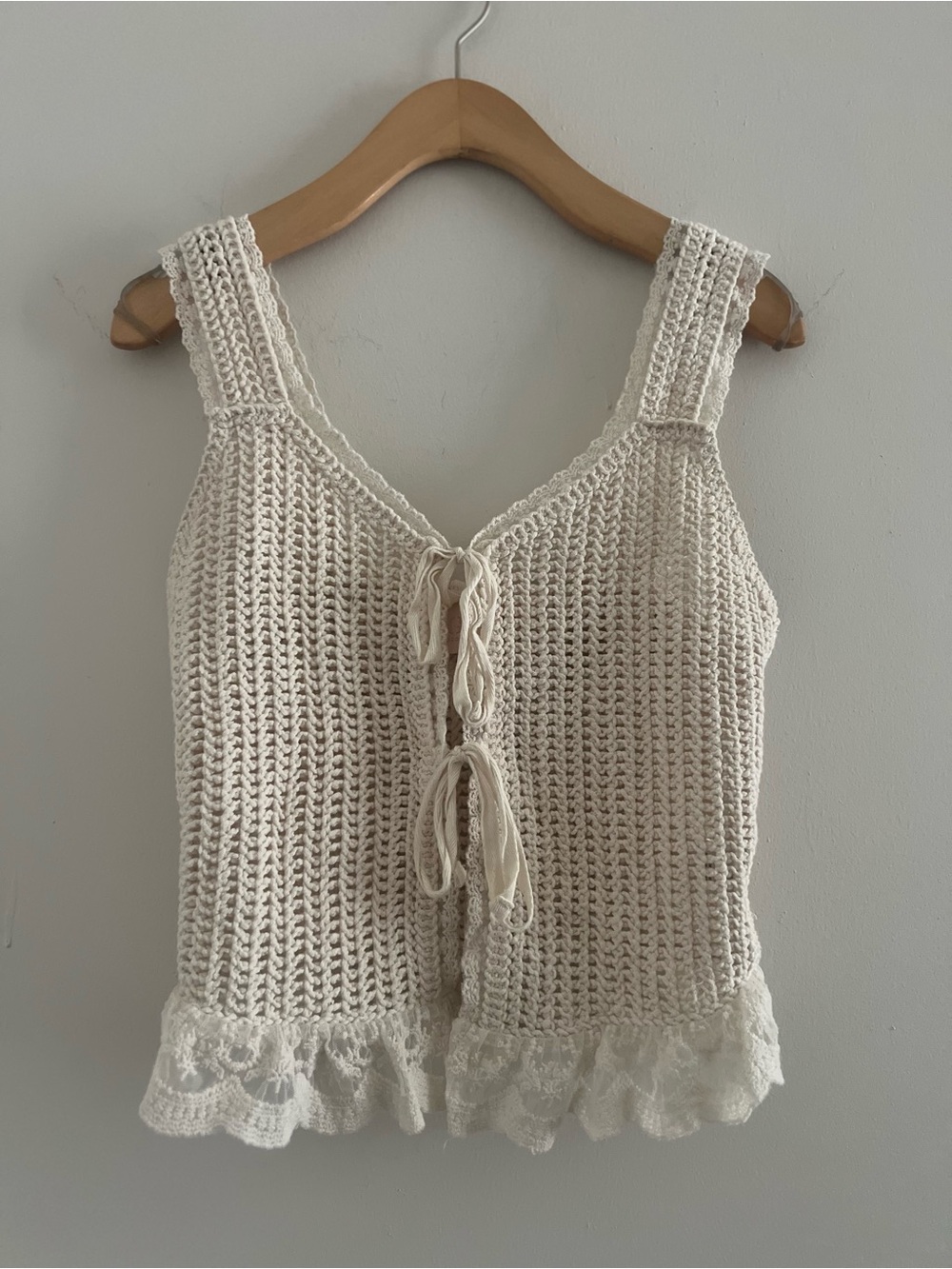Crochet Lace-Trim Tie Front Cream Tank Top